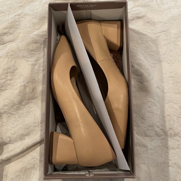 Franco Sarto shoes - Picture 6 of 7